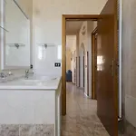 Lauretta Apartment