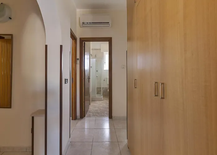 Lauretta Daire Gallipoli